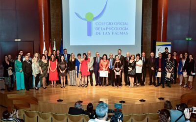 Distinción del Colegio de Psicología de Las Palmas a la presidenta de ACAMECO